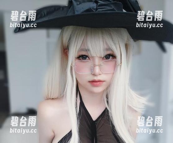 K酱的写真合集：沉默学姐，那种冷冷的美，真想多盯几眼。