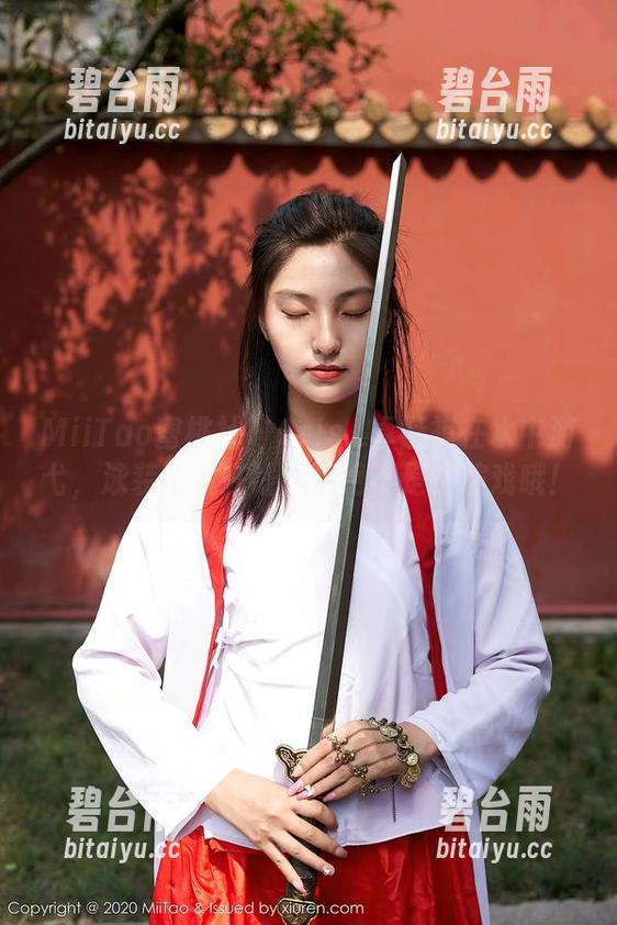 MiiTao蜜桃社 - Cris_卓娅祺在水中游弋，泳装图片在线，这绝不是在演戏哦！