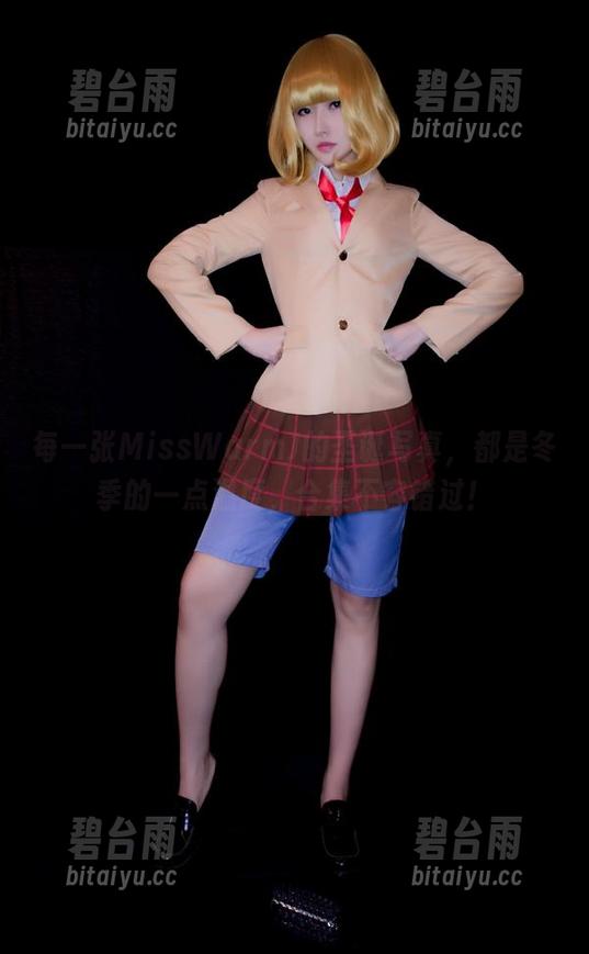 每一张MissWarmJ的圣诞写真，都是冬季的一点温度，合集不容错过！