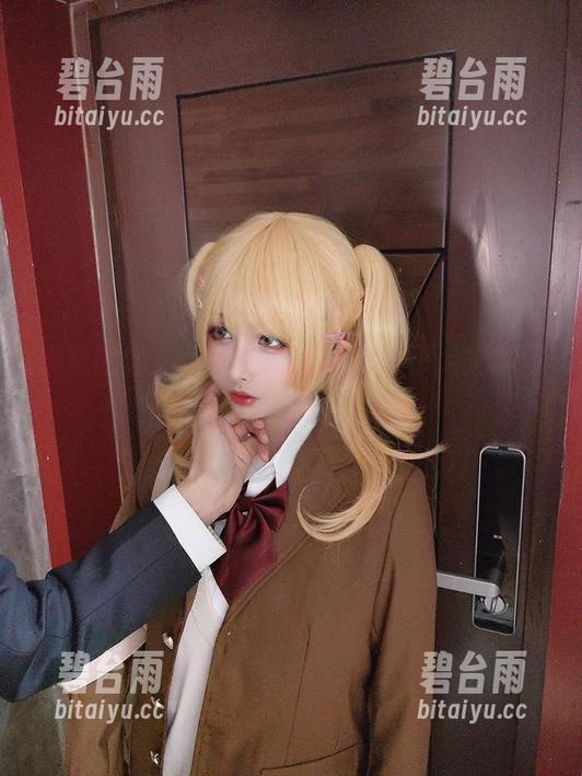 懒散的雪，优雅的Rioko凉凉子，定制写真邂逅柴郡公主角色