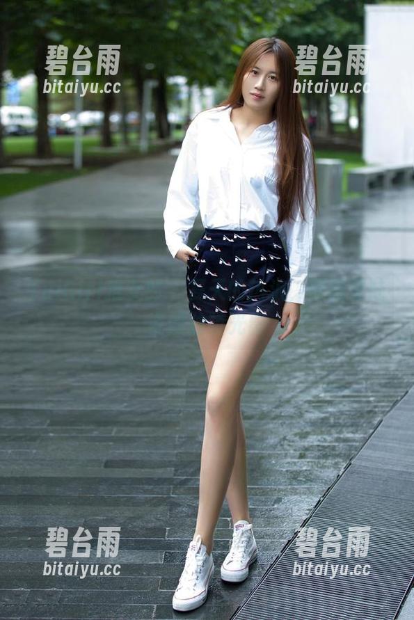 TuiGirl推女郎 - 夏天的热浪，原图里陆瓷的独特光影