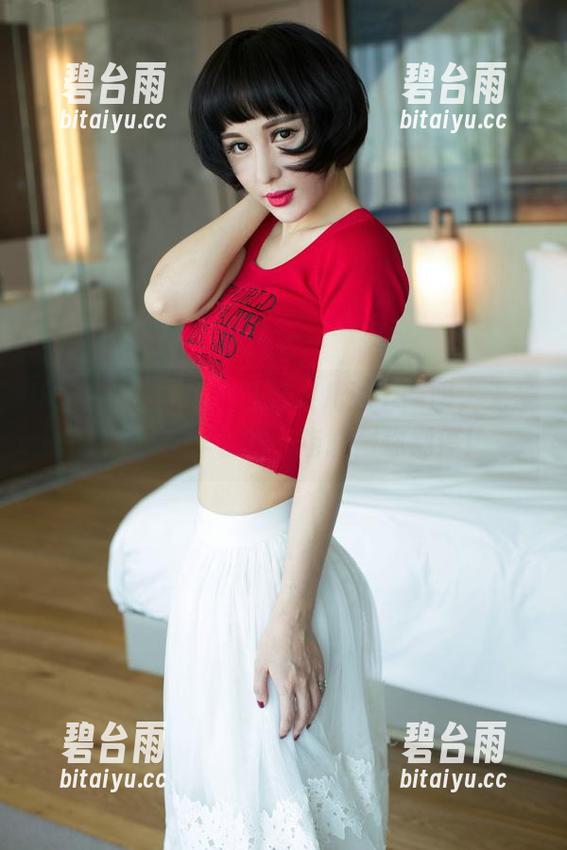 UGirls尤果网 - 当松果儿遇上制服，无圣光下的奢华套图，有能耐你别停！