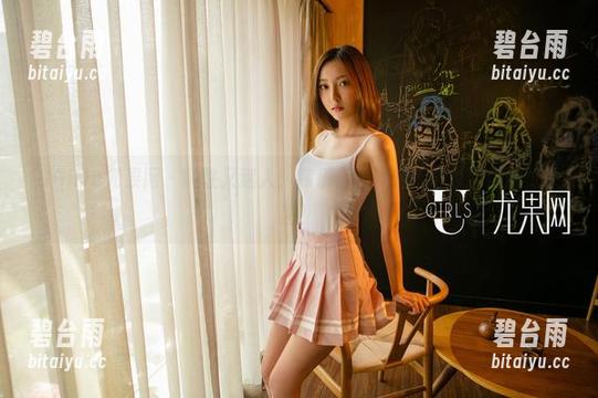 UGirls尤果网 - 随性又迷人：韩乐优的裸足传奇，带你浏览原图！