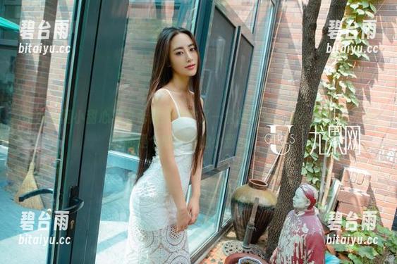 看尤果网小甜心写真合集就像吃了一盒甜甜圈，每一张都是“我还是个恋爱中的小甜心！”