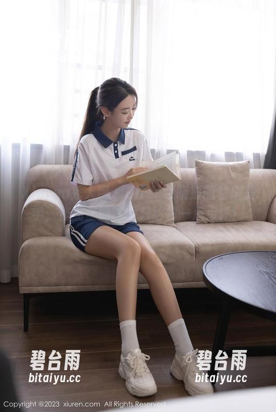 Xiuren秀人网 - Elise谭晓彤的私房美学，作品里的秘密只给你一点点评！