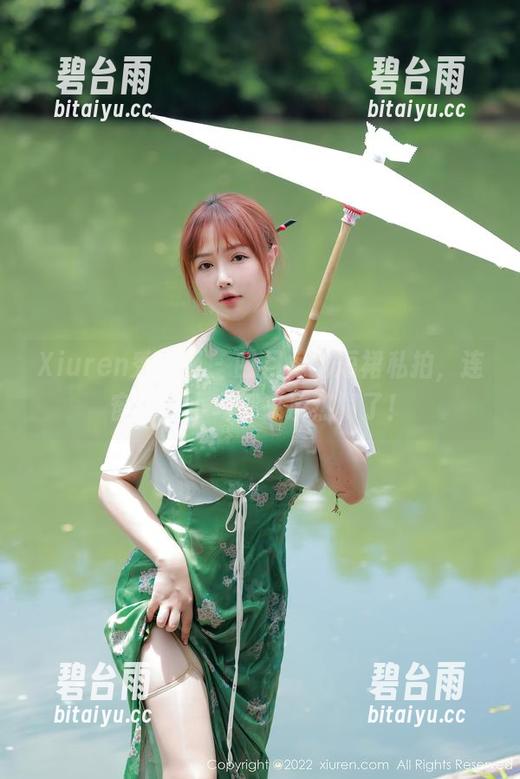Xiuren秀人网 - 四月月的短裙私拍，连窗外的小鸟都来凑热闹了！
