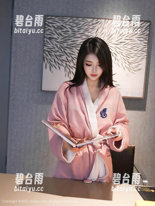 Xiuren秀人网-陆萱萱 Xiuren秀人网 - 睁大眼,看陆萱萱如何用私拍图包挑战蕾丝的极限!