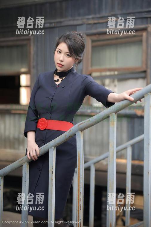 Xiuren秀人网 - 原图Showtime！陆萱萱cecillia教你如何在家优雅翻滚