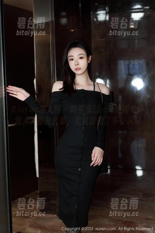 Xiuren秀人网 - 陶喜乐_lele的睡衣奇观，无圣光合集，究竟隐藏了多少玩味