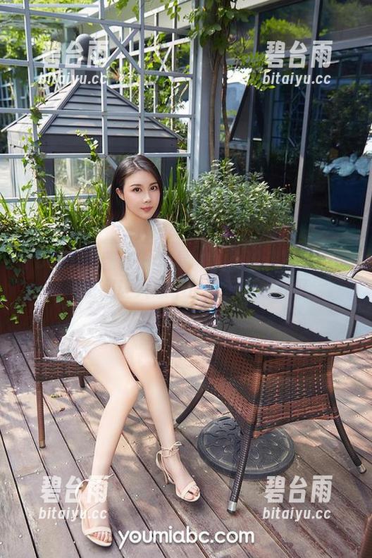 YouMi尤蜜荟 - 喵星人的小球迷写真合集，每张都让人忍不住想近距离打量。
