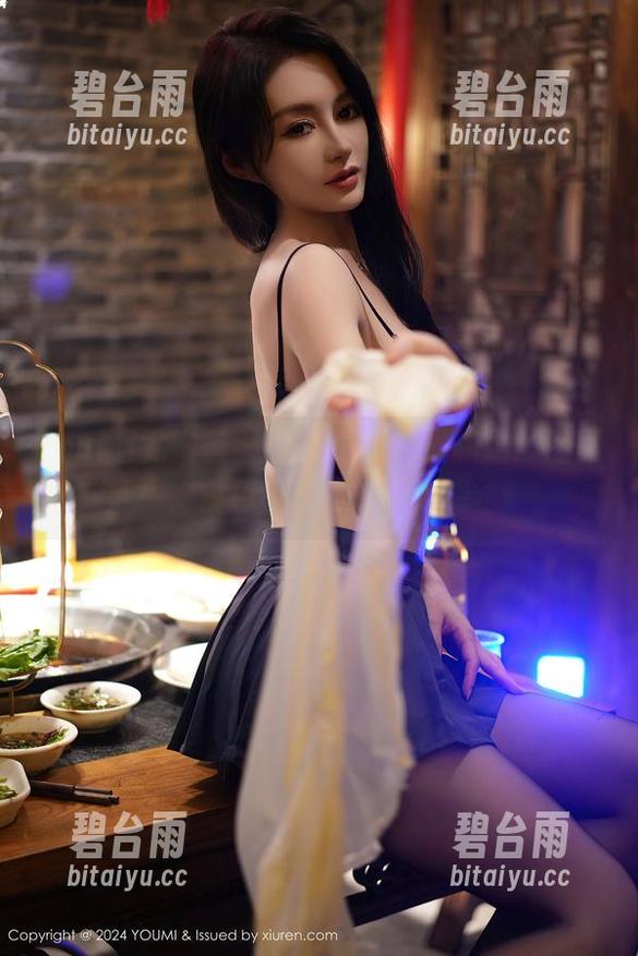 YouMi尤蜜荟 - 是小逗逗的最新婚纱图册，白色不再是唯一选择