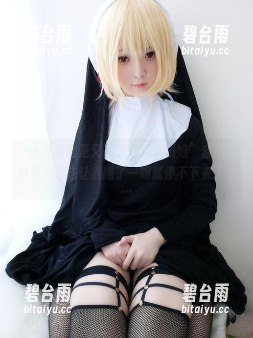 一小央泽这是又一组“FGO虞姬”套图，舒展的姿态让我瞄了一眼就停不下来了……