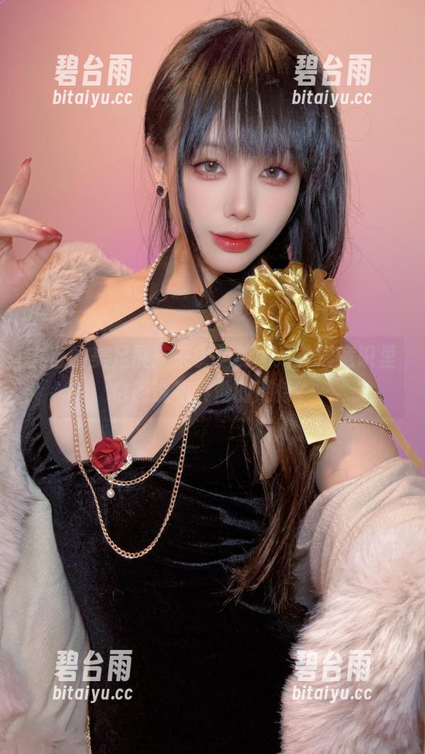 九言的美足展：来拿免费图片，潜意识里也想说有其他的期待。