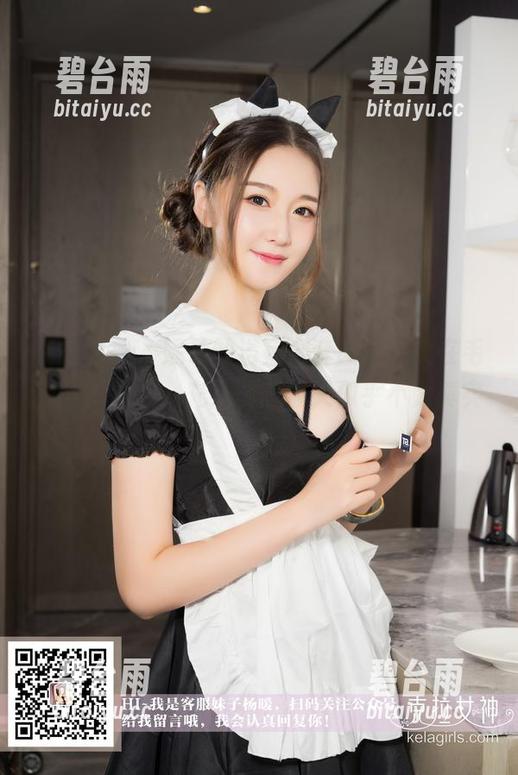克拉女神 - 妮子的浴室全套图集，裹在毛巾里的身影，充满诱惑却又似乎不太真实。
