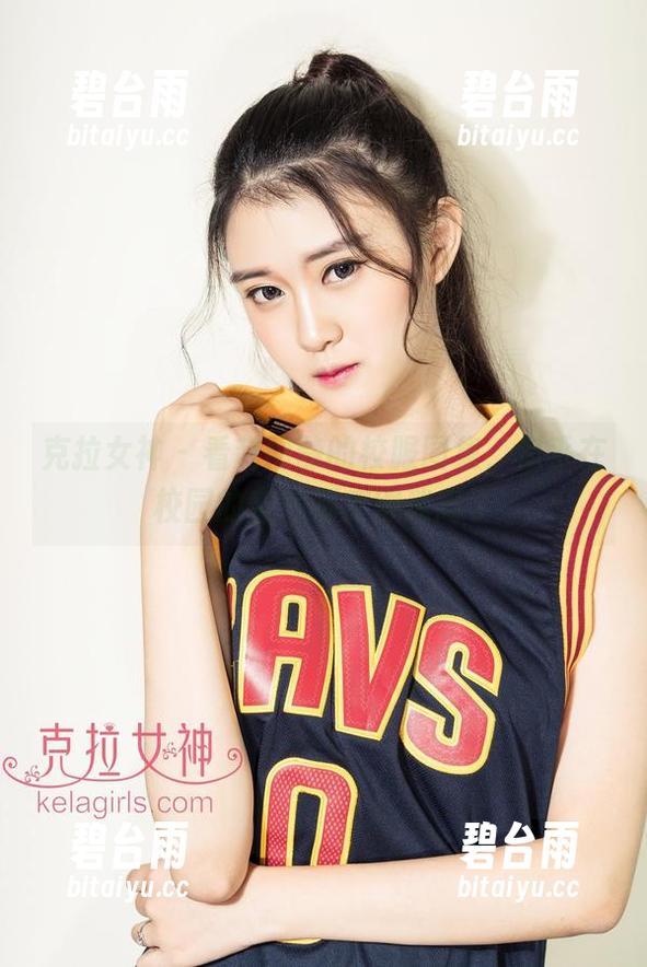 克拉女神 - 看赵雨静的校服图集，似乎在校园的空气都变得迷离了