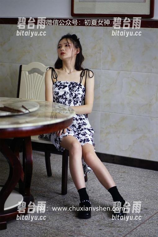初夏女神 - 和服柒柒上线，免费原图带你领略真假无所谓的美。