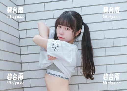 在图片里，发现了——可可小白兔的套装竟然如此迷人？