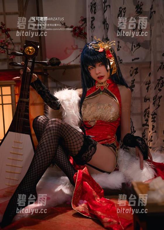 可可老师的泳池私拍合集——其实，我就喜欢这样的水温