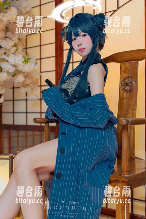 这才是咬人小小兔的泳衣写真集！原图里的俏皮腔调，不带一丝忧虑！
