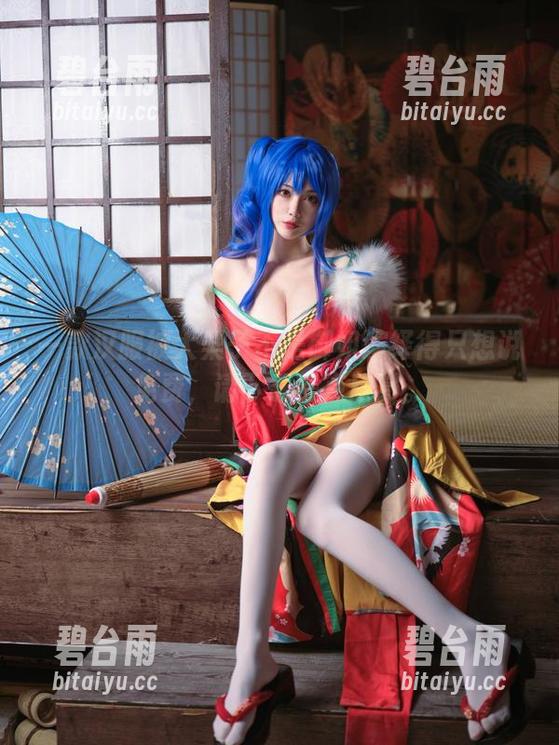 一款汉服被大梨子不是御姐演绎得只想说免费，请下载慢点欣赏。