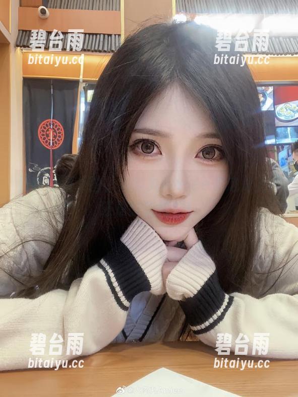 最新校服美图，大肉丸Amiee你这是上课还是时装秀？！