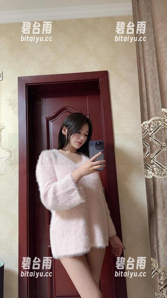 微密圈 - 奶宝妹纸的写真合集：爱的存在，真是让人想不通的课题！