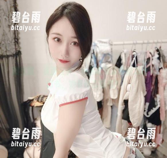 微密圈 - 资源在手，小玉吃果冻升级为迷人秘书，她有什么绝招？