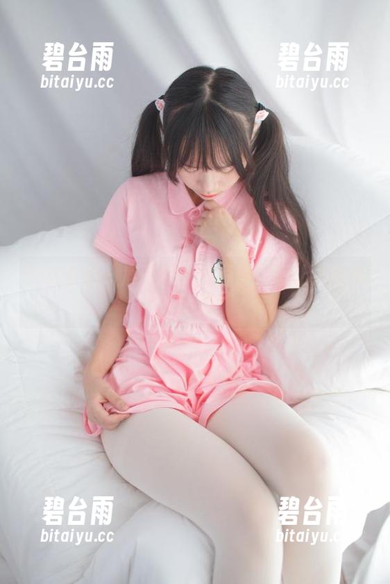 少女秩序 - 鹿可的泳衣写真：想让人落水？精选！
