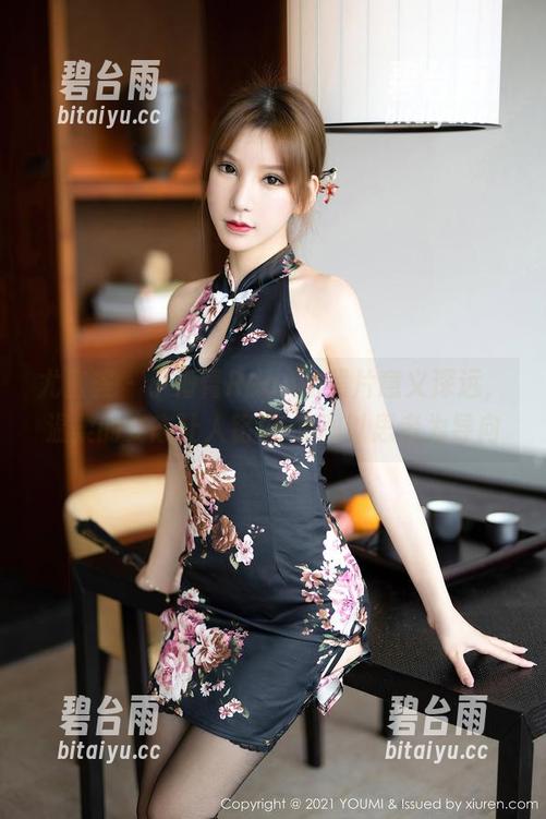 尤蜜荟 - 小海臀Rean的照片意义深远，温柔的姿态让人铭记-套图以思考为导向