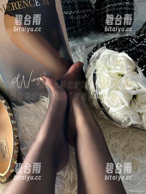 微密圈 - 张思允新出炉的吊带黑丝美图，让你见识到什么是“穿着黑丝上天入地”！