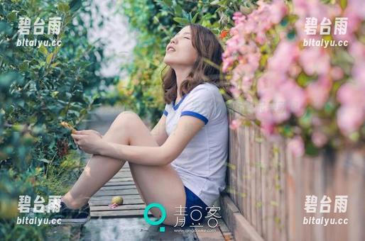 推女神 - 这些莫雅淇的黑白写真，是不是原图看起来就像一张哲学图？？绝了！