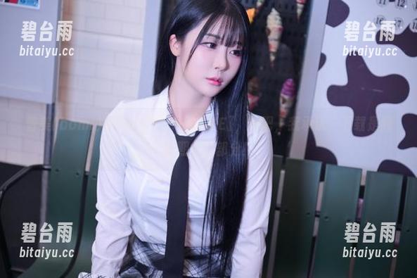 普美(bomi)的全套[BLUECAKE]，好吧，我承认，下载是我最期待的部分！