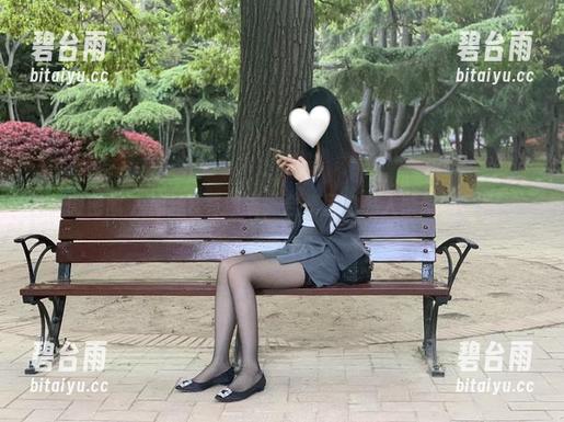 微密圈 - 黑丝&有你喵，合集里的私人壁纸图鉴！