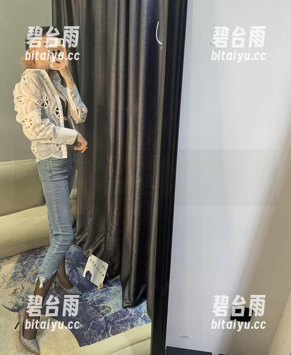 微密圈 - 分享杨大乐乐很靠谱的图包，天真女孩的另一面来了！