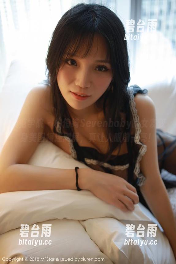 模范学院 - 柳侑绮Sevenbaby的女友变身美图接连刷屏，真让人眼前一亮！
