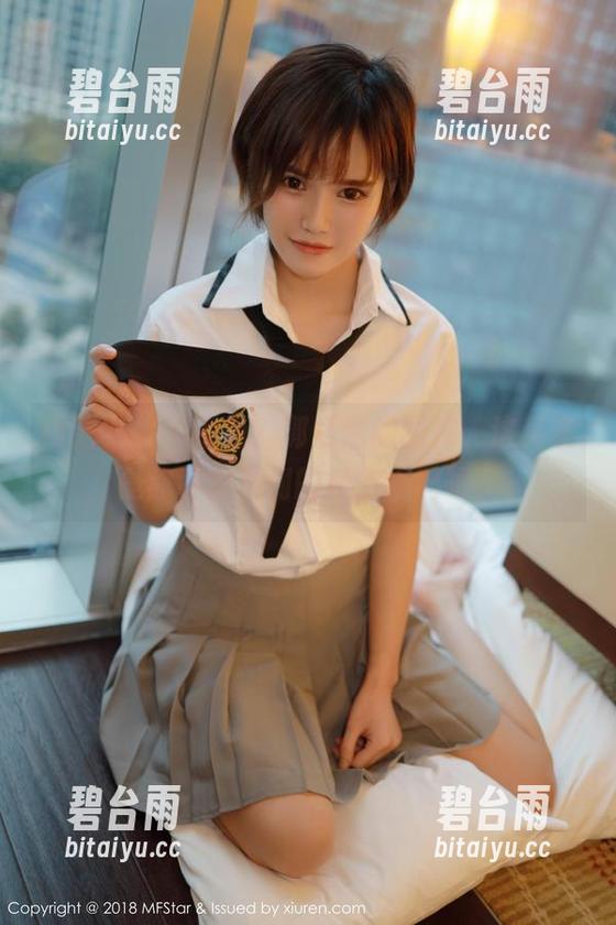 模范学院 - 黑色？郭忆然的图库，这其实是你意想不到的颜色搭配吧。