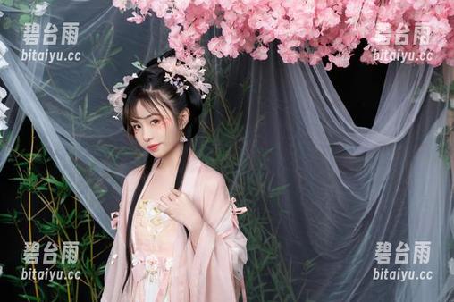 机械纪元的美图更新，爆机少女喵小吉不小心又变成花嫁光环绕