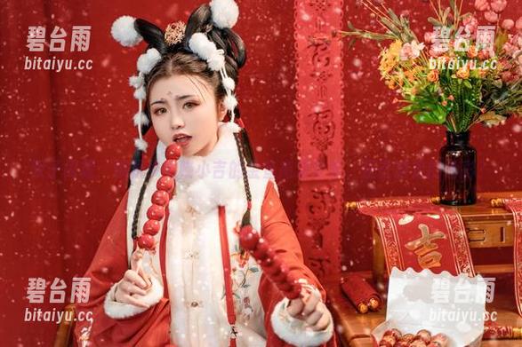 双子闪耀：爆机少女喵小吉的金鱼高清分享，正在游走的色彩？