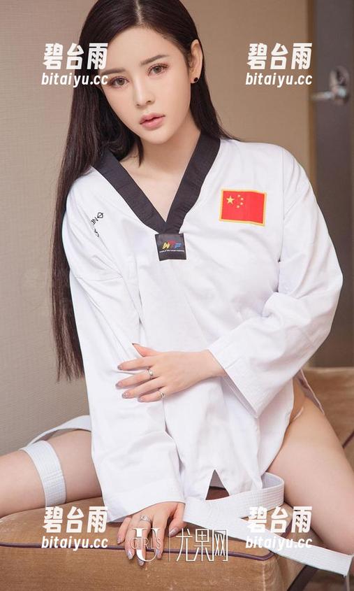 爱尤物 - 呜哈哈，吴美溪黑色高清美图，确实让我的吃瓜行动变得稳如老狗。