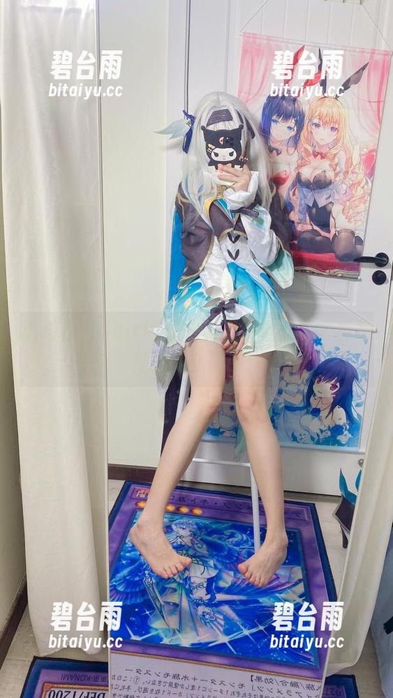 看着白栎Shirly的白裙，下载这份写真集是你的必修课！