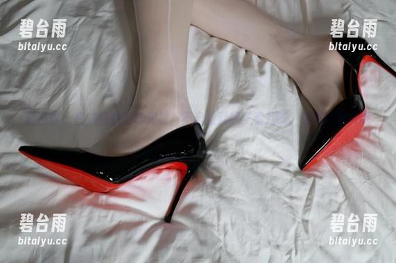 微密圈 - 白龙猫女与珠光袜，不自觉就想多看几眼，这精选真会挑！