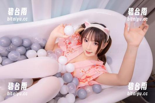 关于美图与海边，神乐坂真东的照片是我的心头好。