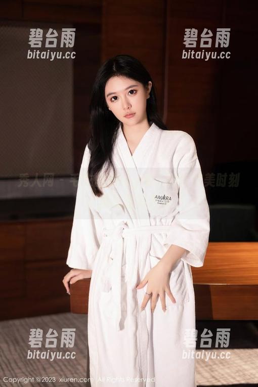 秀人网 - 毛衣里的icy猪：图库完美时刻，真想猛戳屏幕