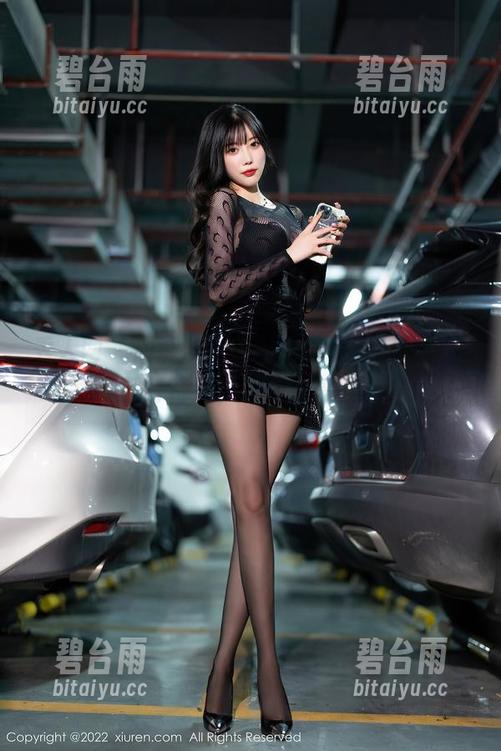 秀人网 - 周慕汐的女王，高清资源里每个角度都好特别，难怪我停不下来！