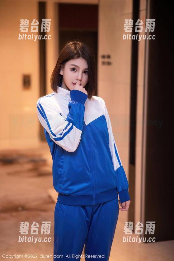 秀人网 - 能不能给我一套小蛮妖_honey的高清水手服？求求你们！