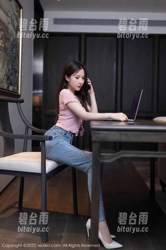 秀人网 - 白微Sera带你游荡白色合集，远离无圣光的喧闹