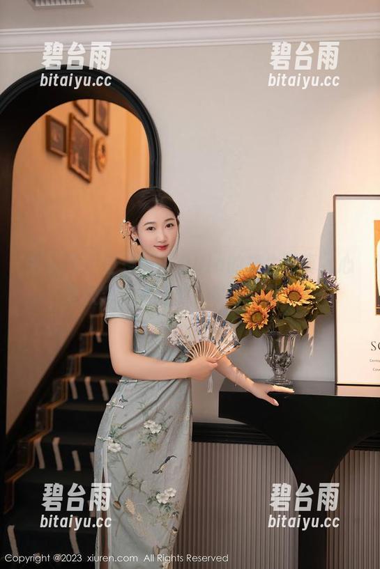 秀人网 - 这是绮里嘉Ula的奶牛写真，心里默念“别出声，牛会害羞”！