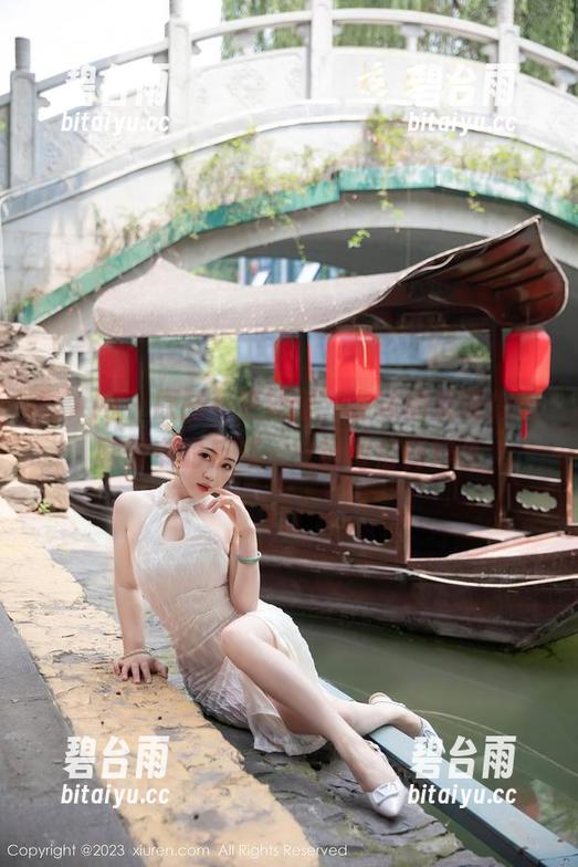 秀人网 - 原图和更新里，言沫的表现像是剧情中的反派——撩得恰到好处