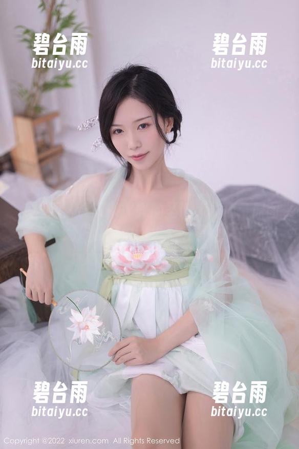 秀人网 - 金BABY吖的圣诞大作战：原图溜进图集中，真是应景啊！