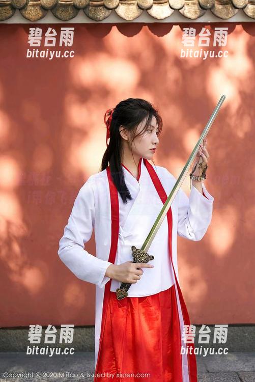 蜜桃社 - 白裙穿搭飞行器——萌美Moemi带你飞翔，别忘了把原图下载下凯！